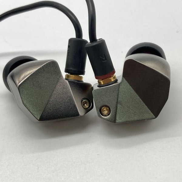 final B2【FI-B2BSSD】(付属品欠品なし) Amazon.co.jp: final カナル型 有線 イヤホン B2 【FI-B2BSSD