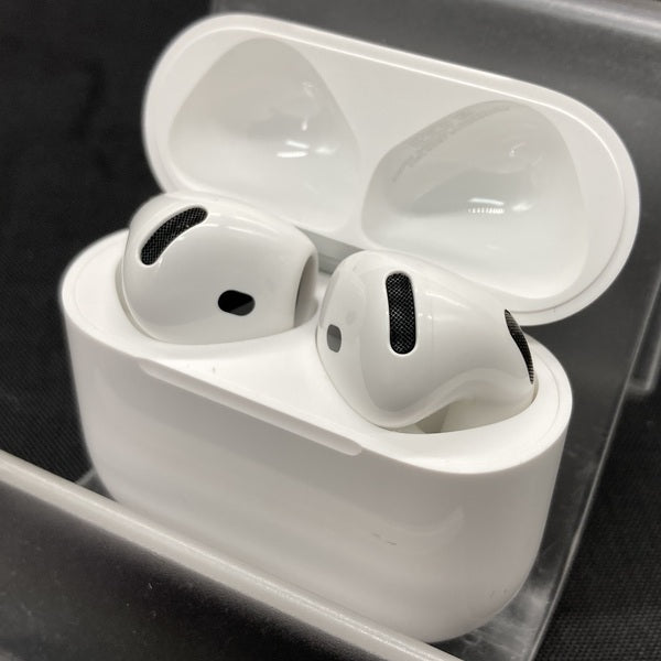 【中古】AirPods 4 MXP93J/A(アクティブノイズキャンセリング搭載)【秋葉原】