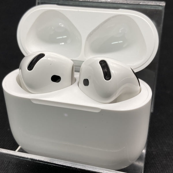 【中古】AirPods 4 MXP63J/A【秋葉原】