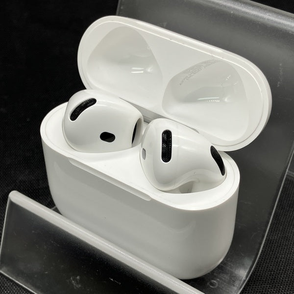 【中古】AirPods 4 MXP93J/A(アクティブノイズキャンセリング搭載)【秋葉原】