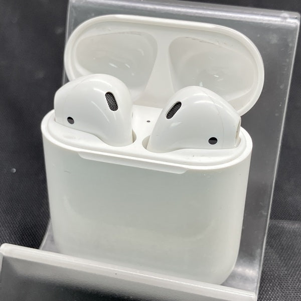 【中古】AirPods with Charging Case MV7N2J/A【秋葉原】