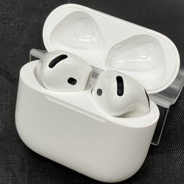 【中古】AirPods 4 MXP93J/A(アクティブノイズキャンセリング搭載)【秋葉原】