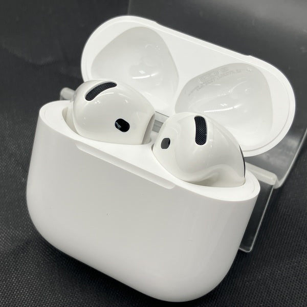 【中古】AirPods 4 MXP93J/A(アクティブノイズキャンセリング搭載)【秋葉原】