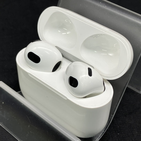 Apple 【中古】Airpods MPNY3J/A 3rd Generation Lightning充電