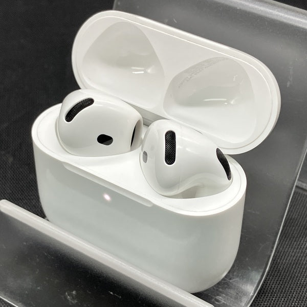 【中古】AirPods 4 MXP93J/A(アクティブノイズキャンセリング搭載)【秋葉原】