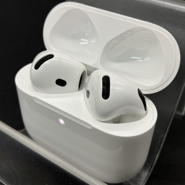 【中古】AirPods 4 MXP93J/A(アクティブノイズキャンセリング搭載)【秋葉原】