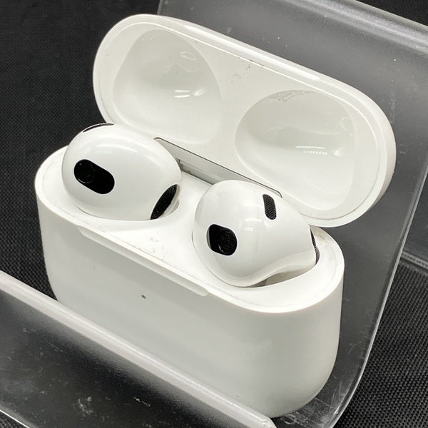 airpods 第3世代 左右キズ ケースキズ(Apple 【中古】Airpods airpods 第3世代 左右キズ ケースキズ(Apple 【中古】Airpods
