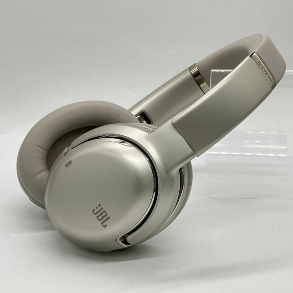 JBL TOUR ONE M2 充電コード欠品 JBL TOUR ONE M2 充電コード欠品