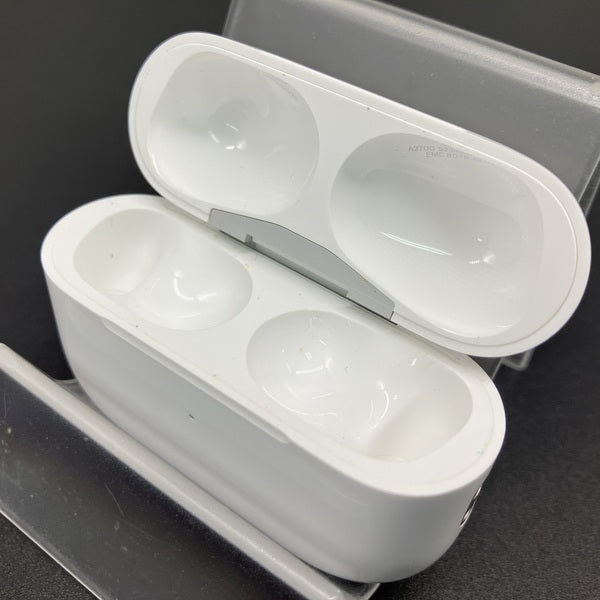 【中古】AirPods Pro (第2世代) 充電ケース (Lightning)【秋葉原】