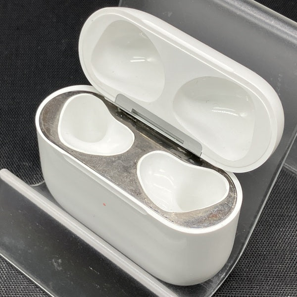 Apple 【中古】AirPods 充電ケース (第3世代)【秋葉原】 – e