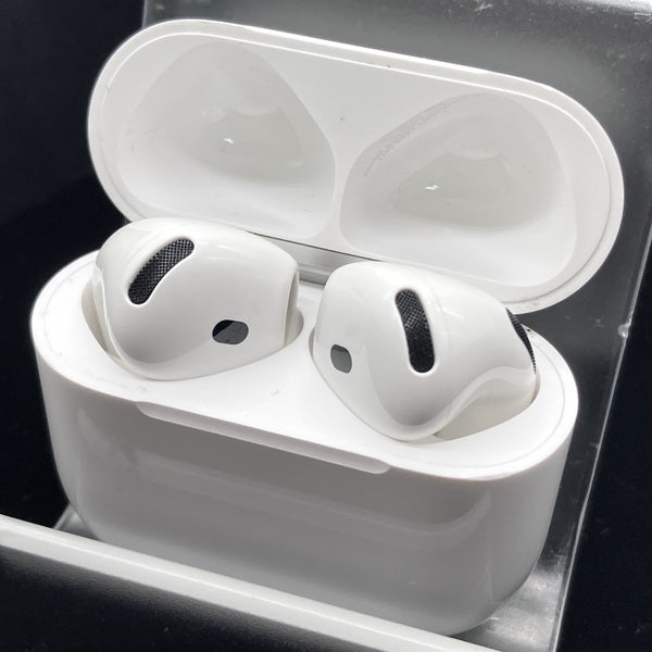 Apple 【中古】AirPods 4 MXP93J/A（アクティブノイズキャンセ