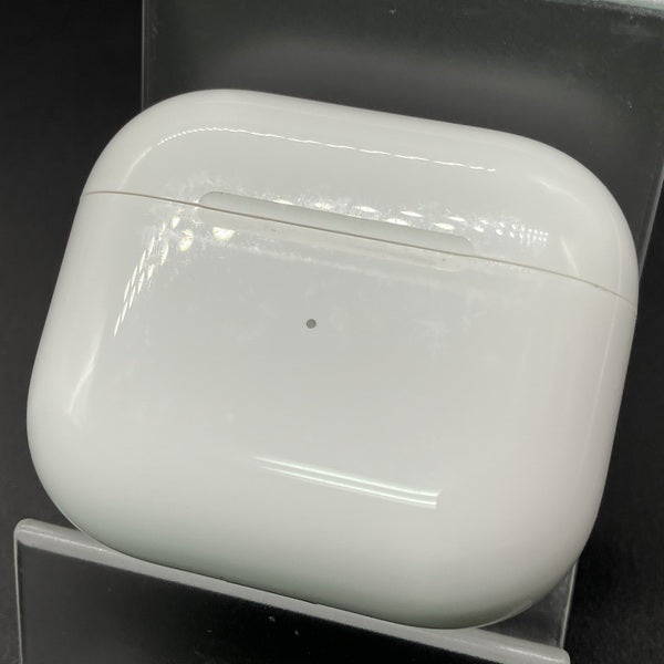 Apple 【中古】AirPods 充電ケース (第3世代)【秋葉原】 – e