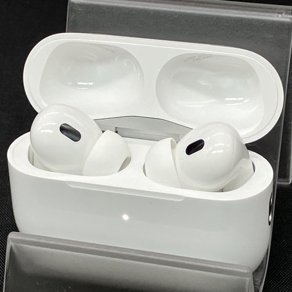 中古美品☆【AirPods 】 Pro 第2世代 type Ｃケース Apple 【中古】AirPods Pro (第2世代) MagSafe充電ケース(USB-C