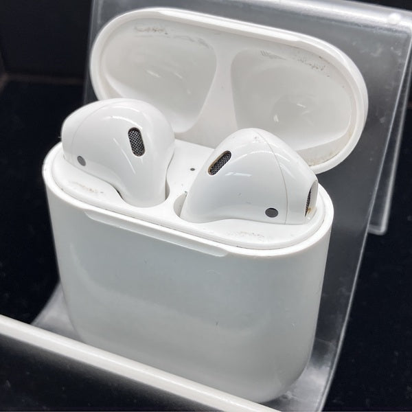 【中古】AirPods with Charging Case MV7N2J/A【名古屋】