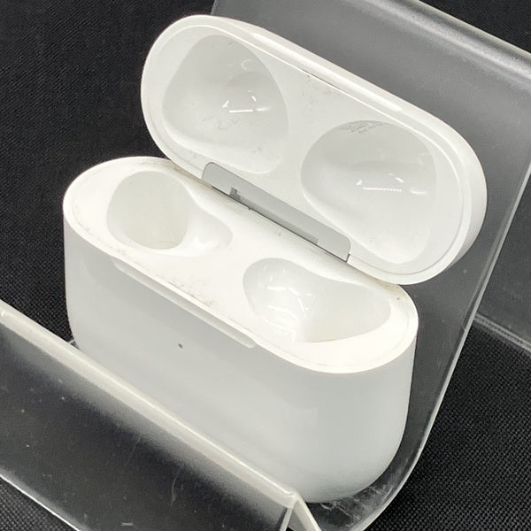 【中古】AirPods Lightning 充電ケース (第3世代)【日本橋】