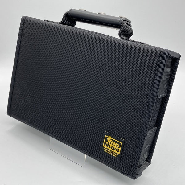 【中古】仕切りの位置が変えられるイヤフォンケース/6個用 (ぬめ革のハンドル付き)【VC871-00】【秋葉原】