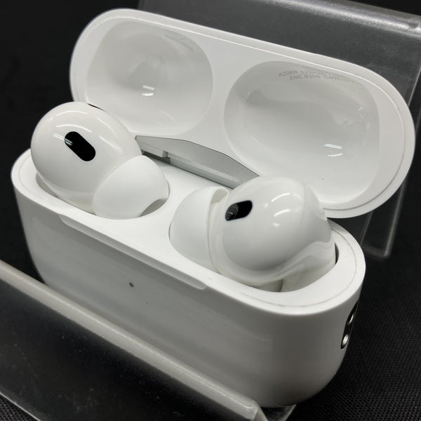 Apple AirPods Pro 2 充電ケース付き 中古品 USB-Cタイプ Apple 【中古】MagSafe充電ケース(USB-C)付きAirPods Pro(第2世代