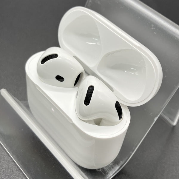 【中古】AirPods 4 MXP63J/A【秋葉原】