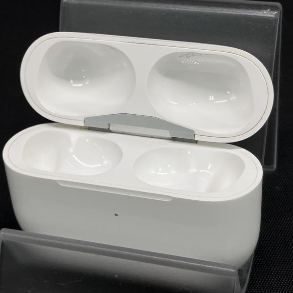 【中古品】Apple AirPods Pro ホワイト 充電ケース付き AirPods Pro ワイヤレス充電ケース付き｜AirPodsの中古は