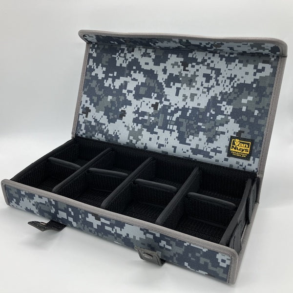 【中古】仕切りの位置が変えられるイヤフォンケース/8個用 カモフラージュ【秋葉原】