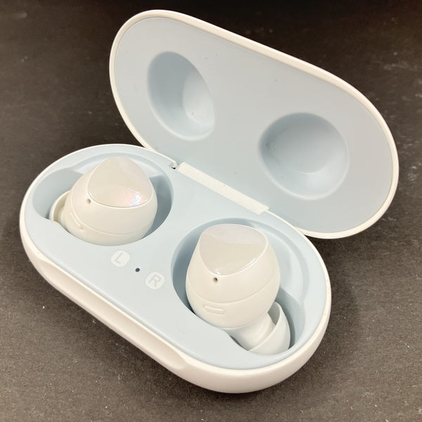 【中古】Galaxy Buds ホワイト 【SM-R170NZWAXJP】【秋葉原】