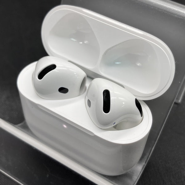 【中古】AirPods 4 MXP63J/A【秋葉原】