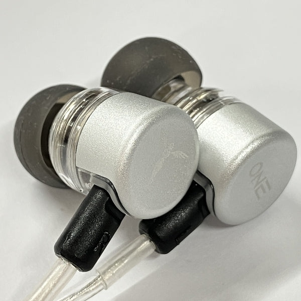 【中古】ONE iS【秋葉原】