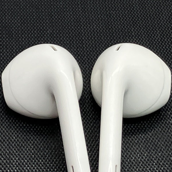 【中古】Apple EarPods with Remote and Mic【日本橋】