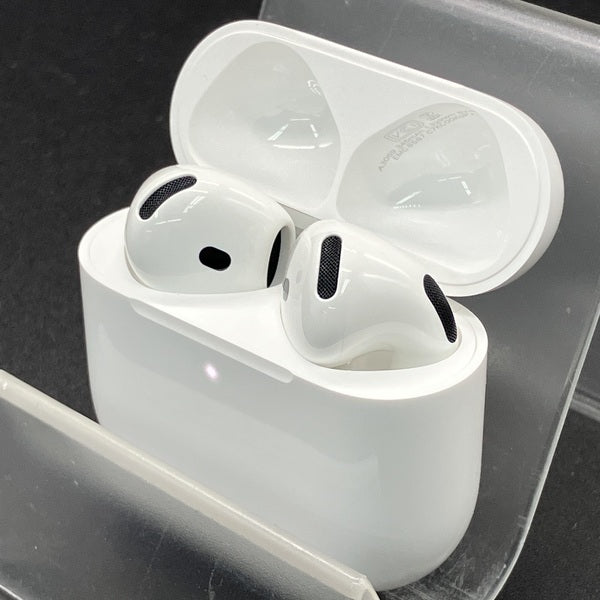 【中古】AirPods 4 MXP93J/A(アクティブノイズキャンセリング搭載)【秋葉原】