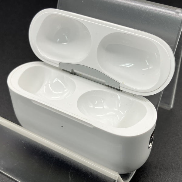 【中古】AirPods Pro (第2世代) MagSafe充電ケース(USB-C)【秋葉原】