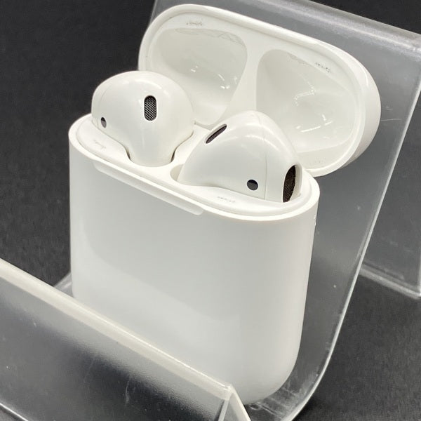 【中古】AirPods with Charging Case MV7N2J/A【秋葉原】