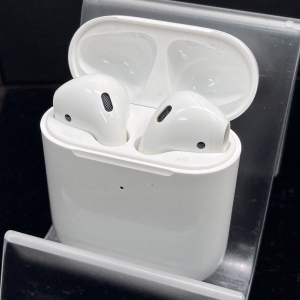 Apple 【中古】AirPods with Wireless Charging Case MRXJ2J-A
