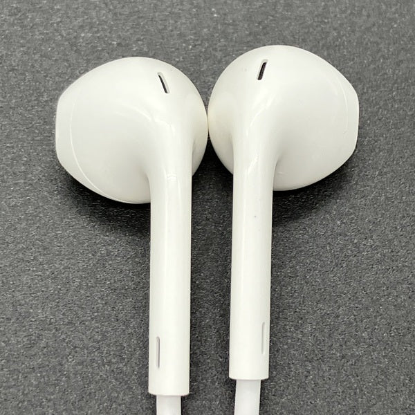 【中古】EarPods with Lightning Connector【秋葉原】