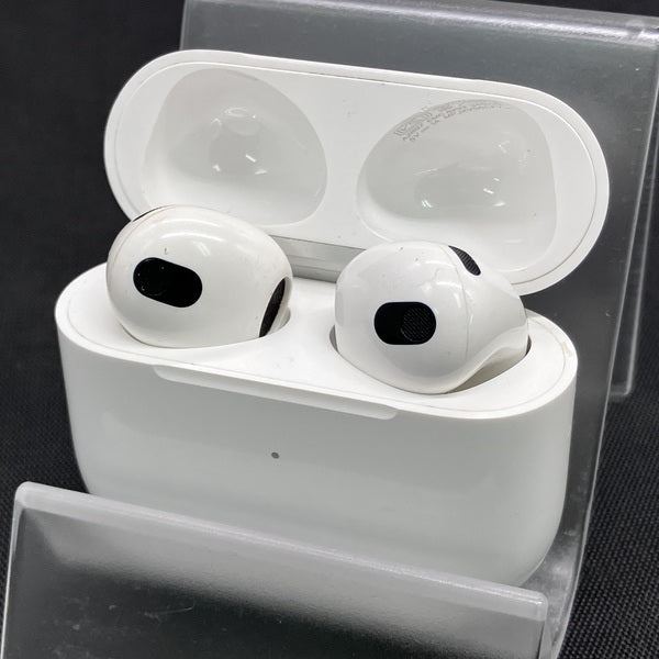 【中古】Airpods MPNY3J/A 3rd Generation Lightning充電ケース付【秋葉原】