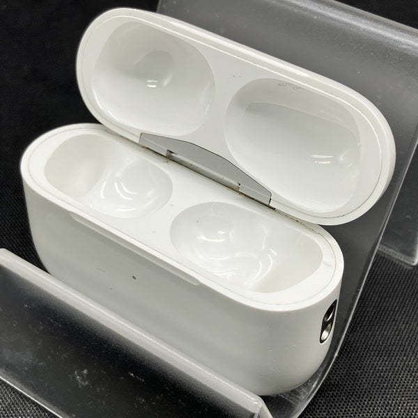 【中古】AirPods Pro (第2世代) 充電ケース (Lightning)【秋葉原】