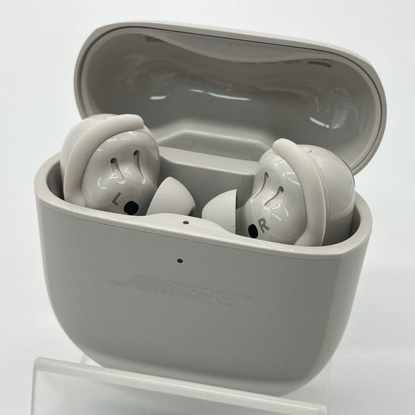 BOSE ULTRA earbuds ホワイト 中古美品 Bose 【中古】QuietComfort Ultra Earbuds White Smoke【秋葉原