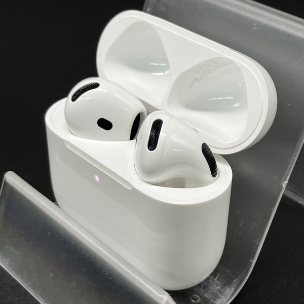 【中古】AirPods 4 MXP93J/A(アクティブノイズキャンセリング搭載)【秋葉原】