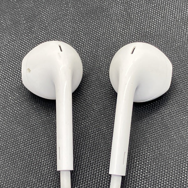 【中古】Apple EarPods with Remote and Mic【秋葉原】