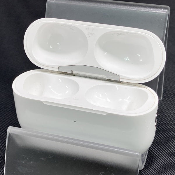 【中古】AirPods Pro (第2世代) 充電ケース (Lightning)【秋葉原】