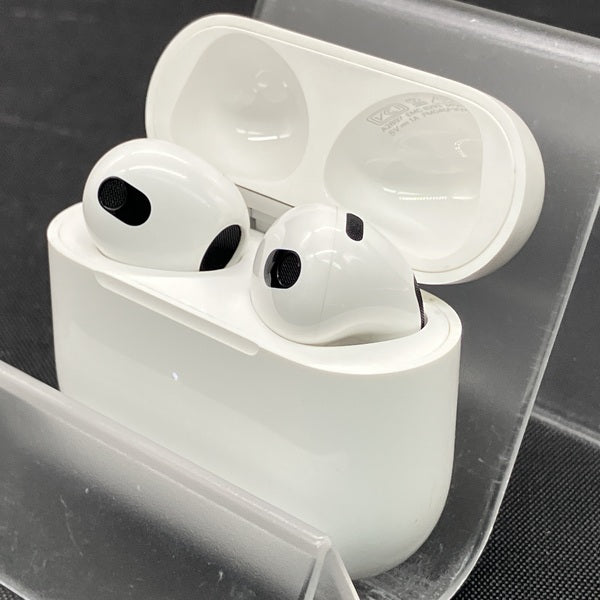 【中古】Airpods MPNY3J/A 3rd Generation Lightning充電ケース付【日本橋】