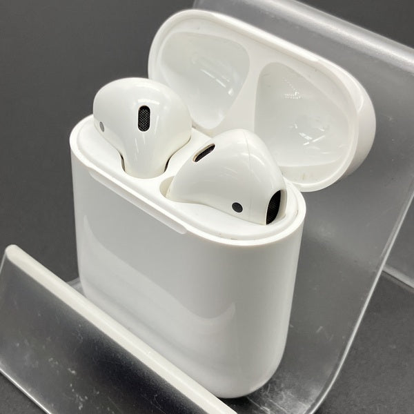 Apple - AirPods with Charging Case MV7N2J/A 中古品 Apple AirPods 第2世代 with Charging Case MV7N2J/A A1 中古