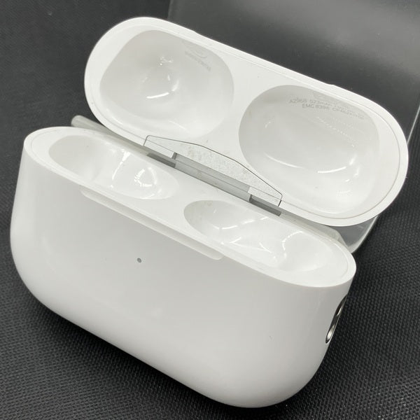 【中古】AirPods Pro (第2世代) MagSafe充電ケース(USB-C)【秋葉原】