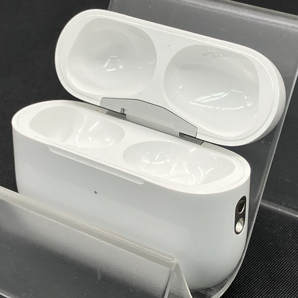 【極美品】AirPods Pro第2世代　充電ケース　Lightning版 Apple AirPods Pro 第二世代 充電ケースlightning充電