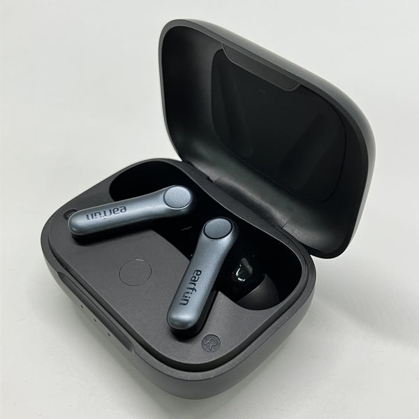 【中古】Air Pro 4 - Black【秋葉原】