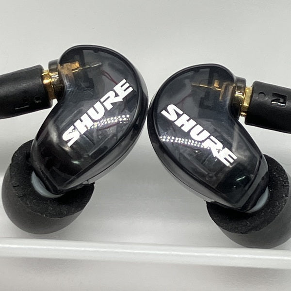 SHURE 【中古】SE215 ブラック UNIケーブル付属 【SE215-K-UNI-A