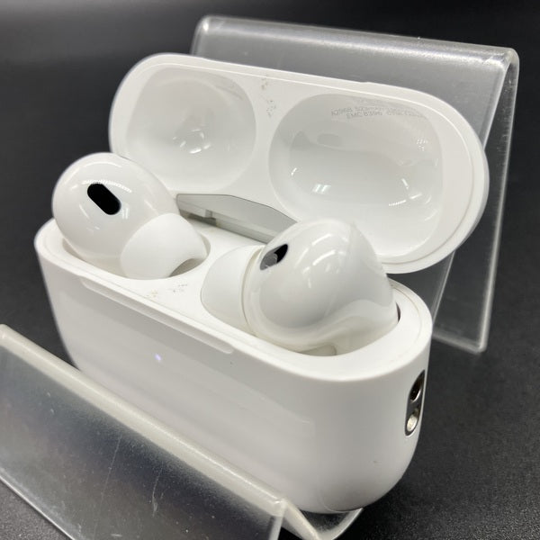 【中古】MagSafe充電ケース(USB-C)付きAirPods Pro(第2世代) MTJV3JA【秋葉原】