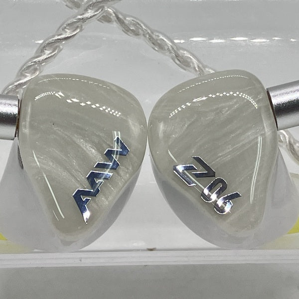 イヤホン AAW Z06 Blanc Edition(Universal Fit) イヤホン AAW Z06 Blanc Edition(Universal Fit) Amazon.co.jp