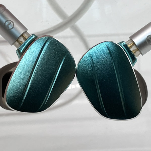 BQEYZ Cloud Cyan 4.4mm 新品未開封 値下げ中】BQEYZ cloud 4.4mm BQEYZ Cloud Cyan 4.4mm 新品未開封 値下げ中】BQEYZ cloud 4.4mm