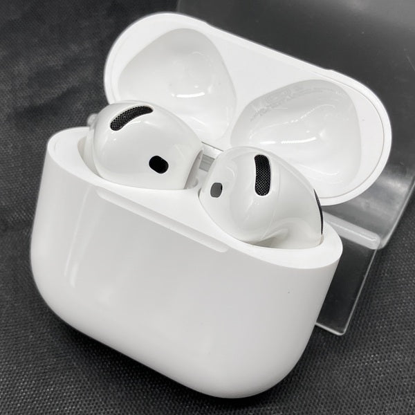 【中古】AirPods 4 MXP93J/A(アクティブノイズキャンセリング搭載)【秋葉原】
