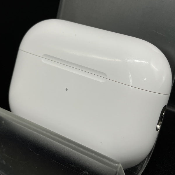 【中古】MagSafe充電ケース(USB-C)付きAirPods Pro(第2世代) MTJV3JA【秋葉原】